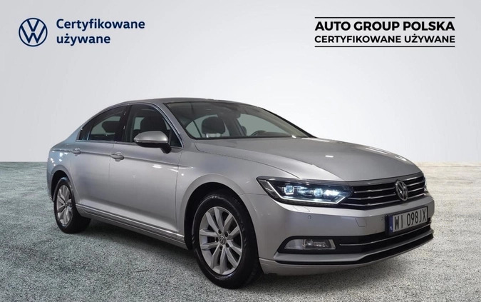 Volkswagen Passat cena 72500 przebieg: 138444, rok produkcji 2019 z Orzysz małe 379